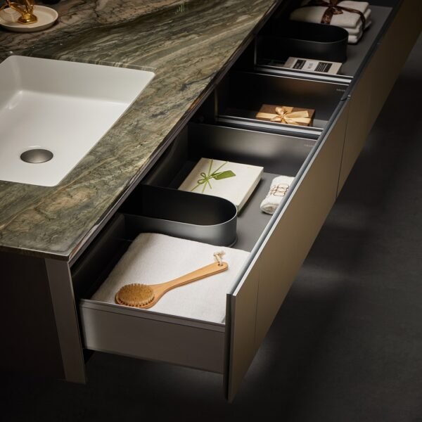 Single Bowl Modern Wall-Mounted Bathroom Vanity ML8587 - Image 3